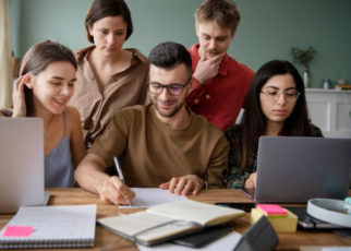 Cursos con salidas profesionales en auge en 2025